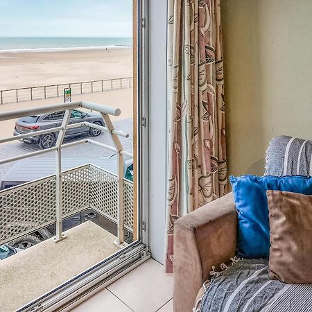 Awesome Apartment In Oostende With House Sea View Eksteriør billede