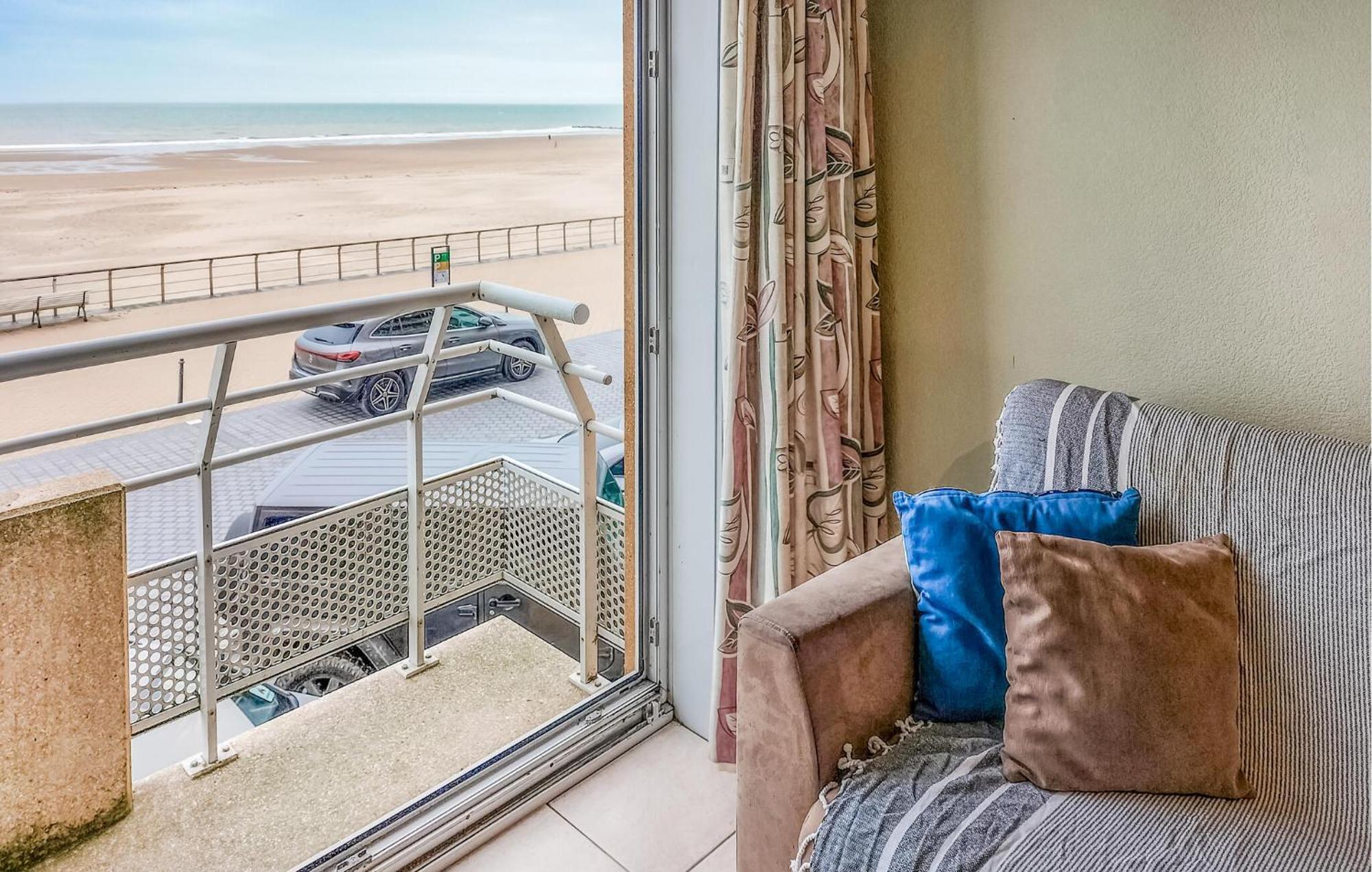 Awesome Apartment In Oostende With House Sea View Eksteriør billede