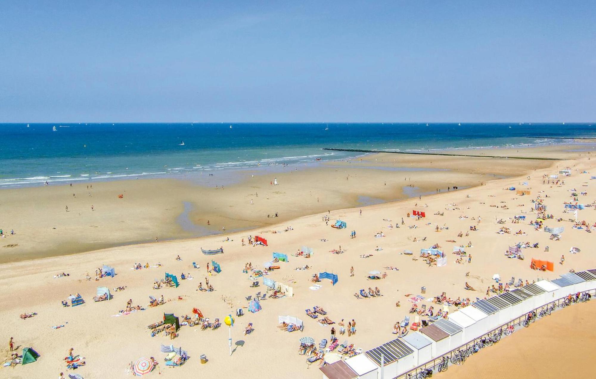 Awesome Apartment In Oostende With House Sea View Eksteriør billede