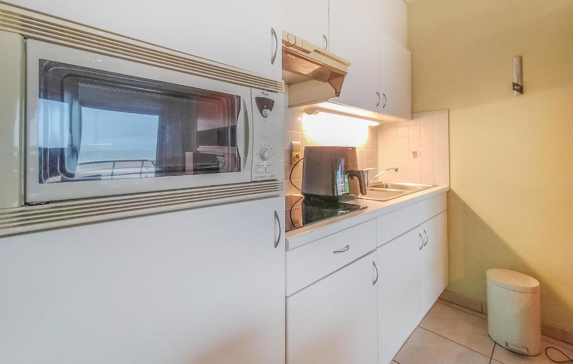 Awesome Apartment In Oostende With House Sea View Eksteriør billede