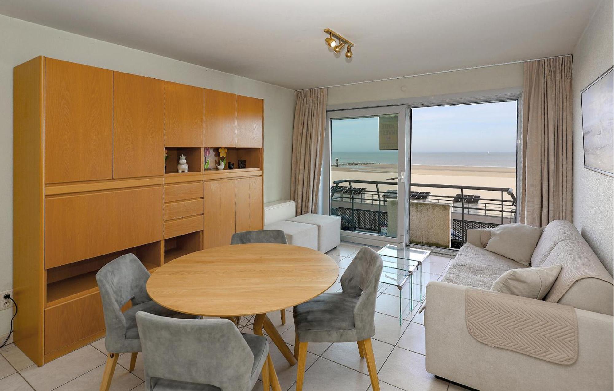 Awesome Apartment In Oostende With House Sea View Eksteriør billede
