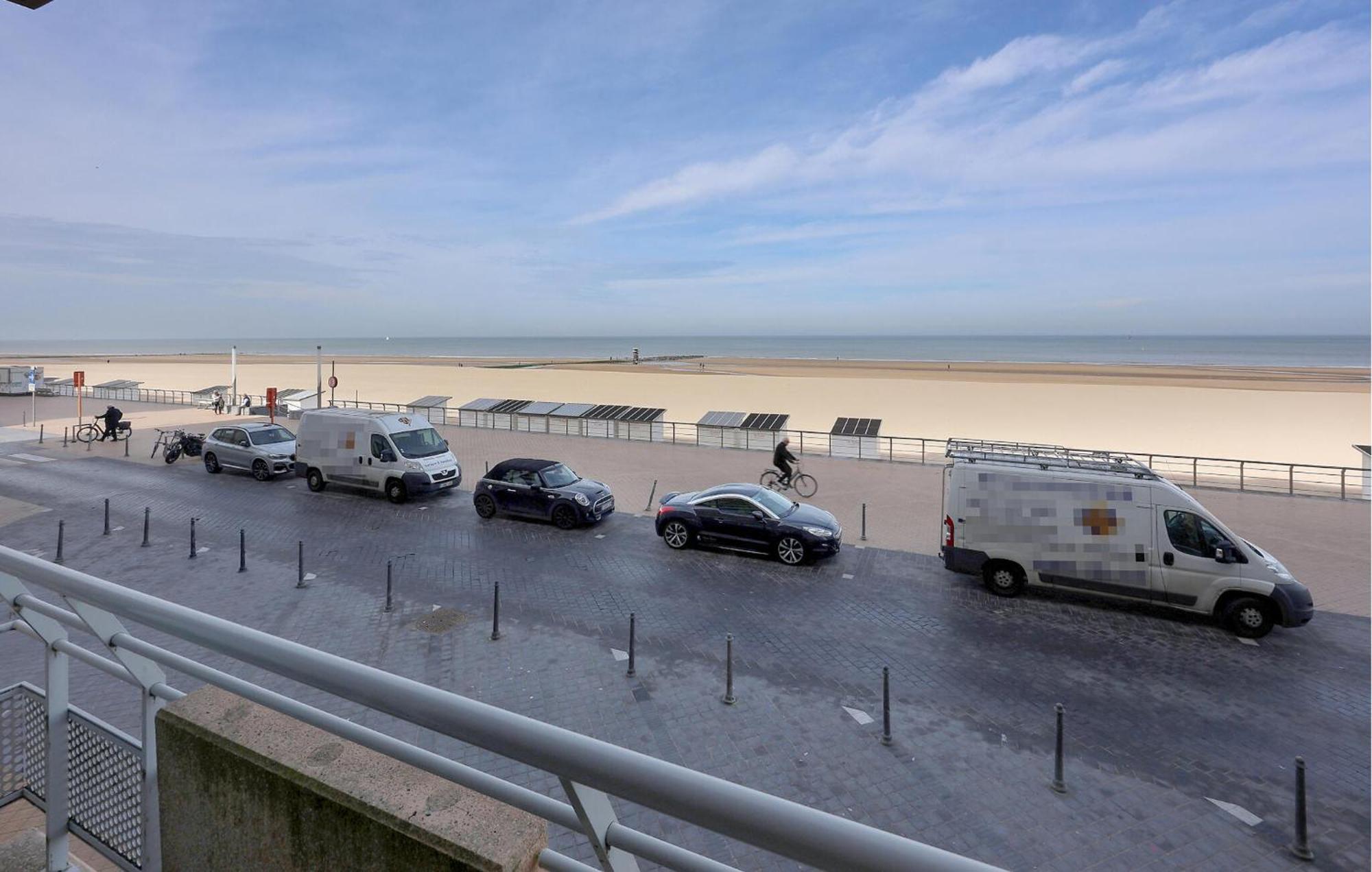 Awesome Apartment In Oostende With House Sea View Eksteriør billede